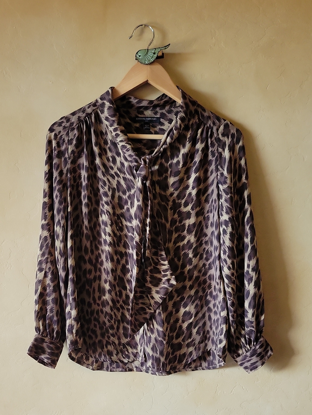 Banana Republic Leopard Print Tie Neck Blouse Womens XSP Petite Brown Button